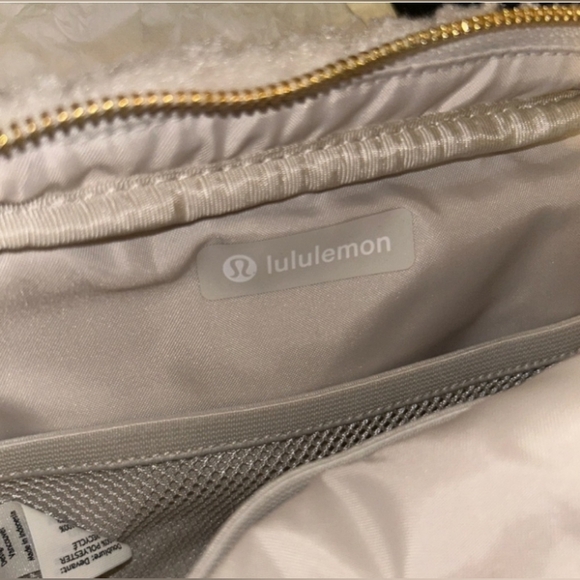 NWT Lululemon Fleece Belt Bag Large - Picture 12 of 16